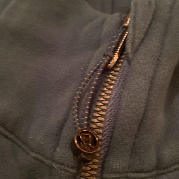 Green Jasper Lululemon scuba half sip extra small small - Picture 2 of 3